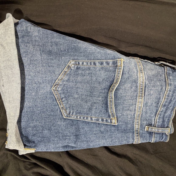 Short - Picture 2 of 2